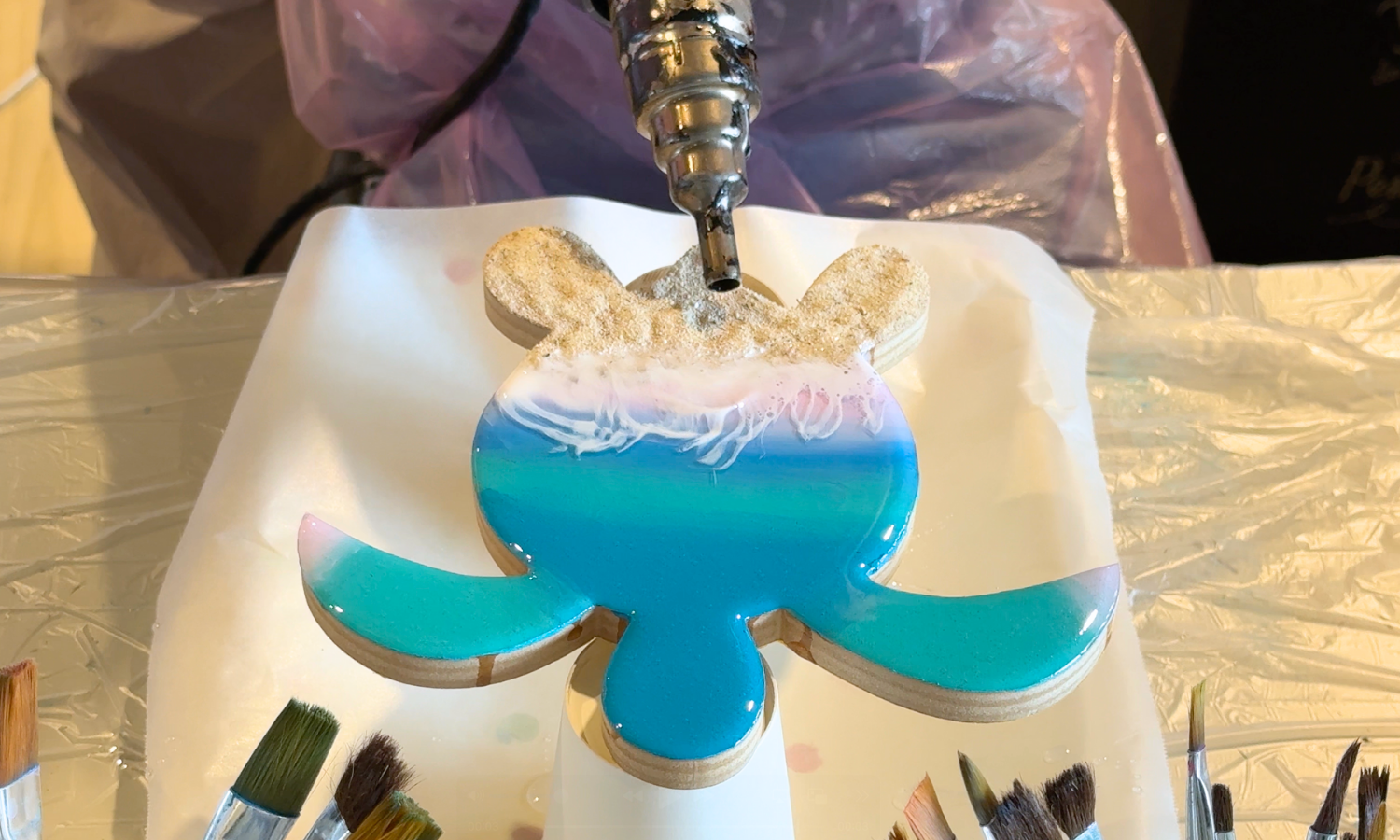 沖縄県北谷町 琉球工房ちゅら レジンアート 体験風景